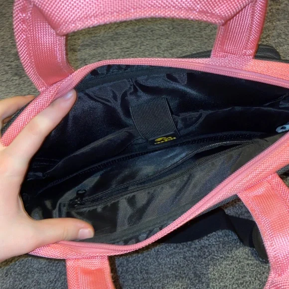 Computer case - Picture 3 of 3